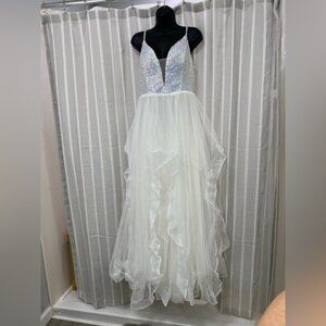 NWT Elegant White with Iridescent Sequins Prom Homecoming Wedding Gown Size XL